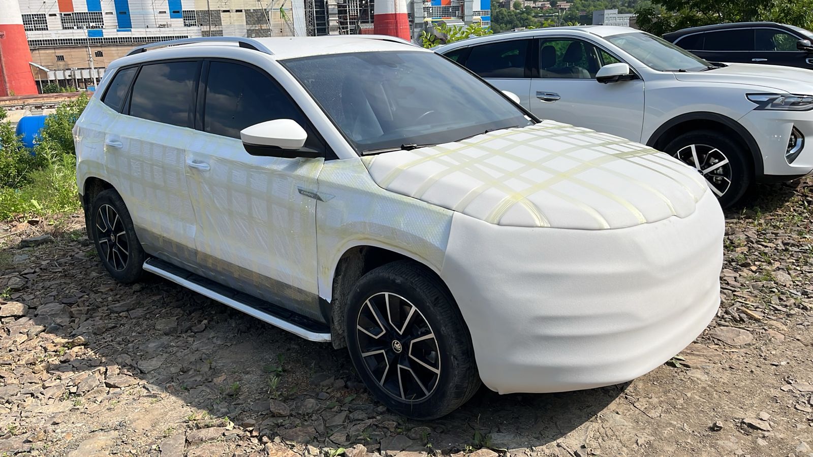 Автомобиль, оклеенный вкруг без крыши